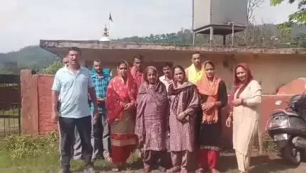 स्वारघाट: प्राइमरी स्कूल धूलातर में 6 महीने से अध्यापक नहीं हैं, बच्चों की पढ़ाई पर पड़ रहा है असर
