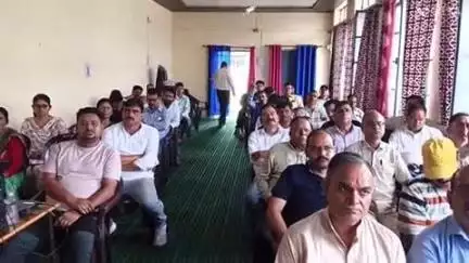 द्वाराहाट: नगर पंचायत सभागार द्वाराहाट में भाजपा ने आपातकाल के 50 वर्ष पूरे होने पर मनाया संविधान हत्या दिवस