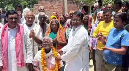 लालगंज: लालगंज क्षेत्र में विधायक बेचई सरोज ने विभिन्न विकास कार्यों का किया लोकार्पण, लोगों ने जोरदार स्वागत कर की जमकर प्रशंसा