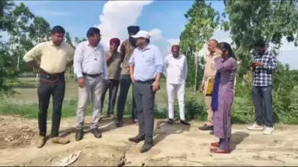 लक्सर: लक्सर में सोलानी नदी तटीय ग्रामीण क्षेत्र का उप जिला मजिस्ट्रेट ने किया निरीक्षण, सिंचाई विभाग को दिए निर्देश