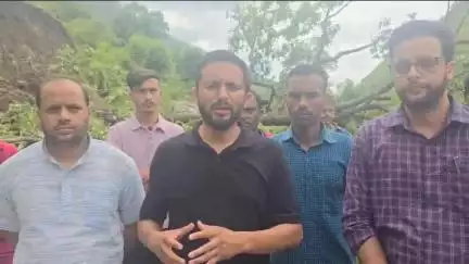 देवाल: देर रात हुई बारिश से खेता मानमती के कोदियांबगड़ में बादल फटने से हुआ काफी नुकसान: डॉ दर्शन दानू, ब्लॉक प्रशासक देवाल