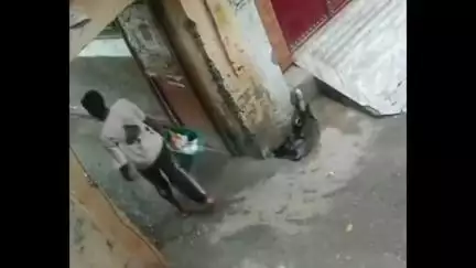 सहारनपुर: सहारनपुर नगर निगम के वार्ड 58 में सफाईकर्मी ही फैला रहे हैं गंदगी, सफाई कर्मी का कूड़ा डालते वीडियो हुआ वायरल