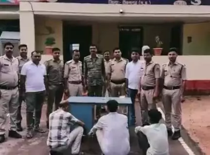 खरगापुर: खरगापुर पुलिस ने मंदिर में हुई चोरी का किया खुलासा, ₹38000 की चांदी और नगदी बरामद