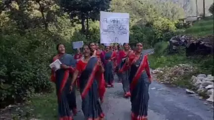 कपकोट: अंतरराष्ट्रीय नशा मुक्ति दिवस पर सौंग सुडिग की महिला मंगल दल ने सौंग लोहारखेत तक जन जागरुकता अभियान चलाया