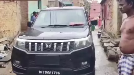 एगारकुंड: कालीमाटी पंचायत के केसरकुराल गांव में मो. गुलाम कुरैशी ने जरूरतमंद परिवारों के बीच किया वितरण