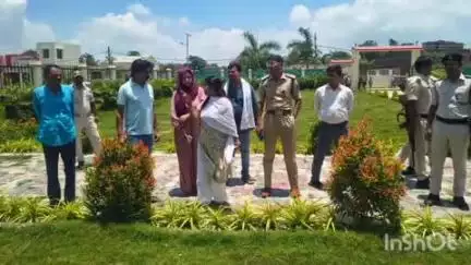 बंजरिया: सिसवापुर्वी में अगले माह राज्यपाल की संभावित यात्रा को लेकर सदर एसडीएम व एएसपी ने गुरुवार को किया निरीक्षण
