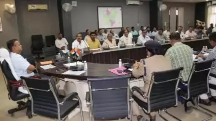 आज़मगढ़: डीएम ने कहा, कांवड़ यात्रा, मोहर्रम और जगन्नाथ यात्रा परंपरा के अनुरूप हो आयोजन, नई परंपरा की इजाजत नहीं, डीजे पर भी रोक