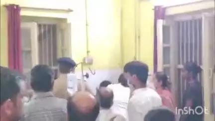 प्रतापगढ़: पुलिस लाइन में महिला सिपाही को सांप ने काटा, मेडिकल कॉलेज में भर्ती