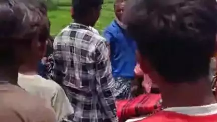 सिमरी बख्तियारपुर: कठघरा गांव के पास सड़क हादसे में दो लोग जख्मी, अस्पताल में इलाज जारी