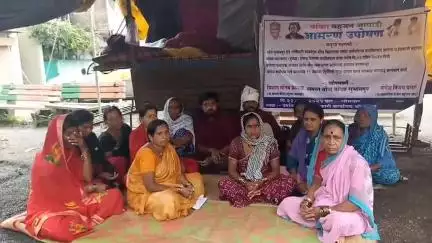 भोकरदन: उपविभागीय अधिकारी कार्यालयासमोर सुरू असलेल्या आमरण उपोषणाचा 4 दिवस प्रशासनाचे दुर्लक्ष होत असल्याचा उपोषणकर्त्यांचा आरोप