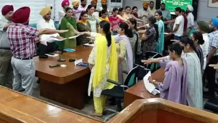 ਮਾਨਸਾ: ਨੌਜਵਾਨ ਨਸ਼ਿਆਂ ਤੋਂ ਦੂਰ ਰਹਿ ਕੇ ਖੇਡਾਂ ਅਤੇ ਪੜ੍ਹਾਈ ਨਾਲ ਆਪਣਾ ਭਵਿੱਖ ਰੁਸ਼ਨਾਉਣ- ਡਿਪਟੀ ਕਮਿਸ਼ਨਰ