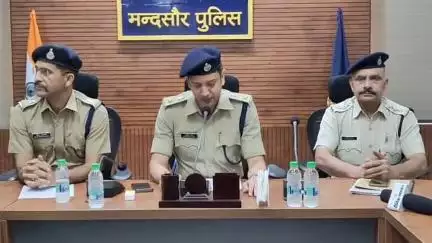 दलौदा: दलोदा थाना क्षेत्र में सट्टा पर्ची के साथ दो व्यक्ति गिरफ्तार, पुलिस ने की कार्रवाई