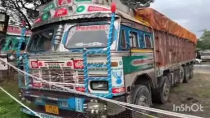 मांडू: पुलिस ने मांडू में 40 टन अवैध कोयला लदा ट्रक पकड़ा