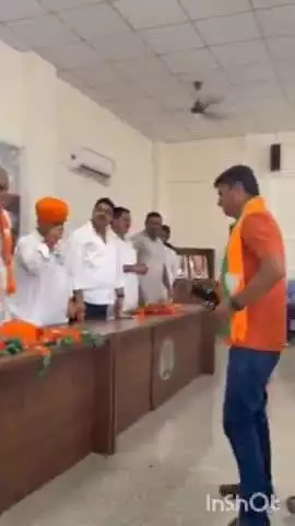जैसलमेर: पूर्व केंद्रीय मंत्री सीआर चौधरी ने जैसलमेर भाजपा कार्यालय में पदाधिकारियों के लिए बैठक में इमरजेंसी की जानकारी दी