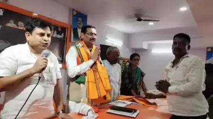 डुमरा: राज्यसभा सांसद पहुंचे सीतामढ़ी, संगठनात्मक बैठक को किया संबोधित