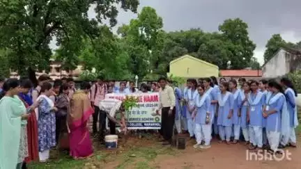 ରେଢାଖୋଲ: ଭୀମଭୋଇ କଲେଜରେ ଏକ ପେଡ ମା କେ ନାମ କାର୍ଯ୍ୟକ୍ରମ ଅନୁଷ୍ଠିତ