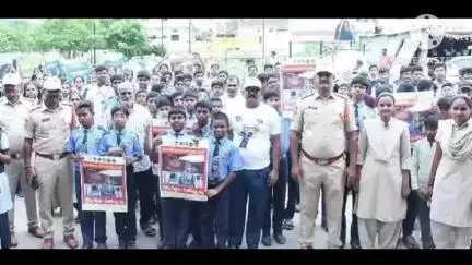 చౌటుప్పల్: డ్రగ్స్ రహిత సమాజం కోసం ప్రతి ఒక్కరు కృషి చేయాలి: చౌటుప్పల్ ఏసిపి మధుసూదన్ రెడ్డి