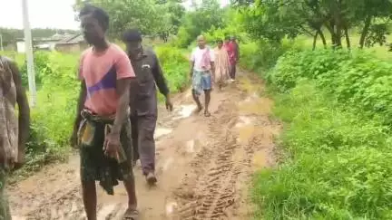 ରାୟଗଡା: ମଣ୍ଡଳ ପିତେଷୁ ଗ୍ରାମରେ ମୌଳିକ ସୁବିଧାରୁ ବଞ୍ଚିତ ଗ୍ରାମବାସୀ #jansamasya