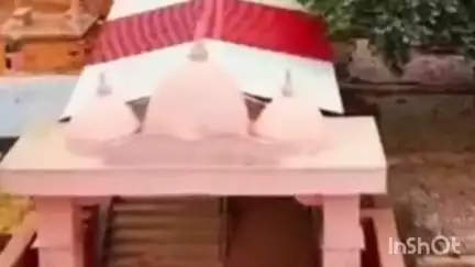 कर्वी: बाल्मिकी आश्रम की पहाड़ियों में मौजूद हैं कई रहस्यमयी धार्मिक चित्र, पुरातत्व विभाग से संरक्षण की मांग