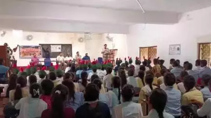 मांडर: मांडर कॉलेज में मादक पदार्थों के सेवन के खिलाफ जागरूकता अभियान चलाया गया