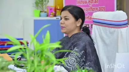 हाजीपुर: वैशाली DM ने राजनीतिक दलों के अध्यक्षों और निर्वाचक निबंधन पदाधिकारियों के साथ कार्यालय में की बैठक