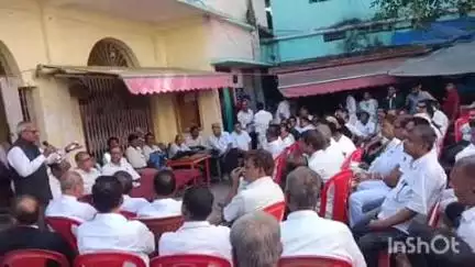 मधुबनी: जिला अधिवक्ता संघ परिसर में जीबी की बैठक में अधिवक्ता सुधीर प्रसाद राय सर्वसम्मति से निर्वाचन अधिकारी घोषित
