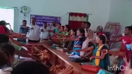 पांडू: तुकबेरा पंचायत सचिवालय में नशा उन्मूलन जागरूकता अभियान, ग्रामीणों ने नशा मुक्ति का संकल्प लिया