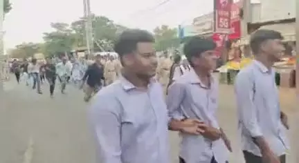 తాడిపత్రి: డ్రగ్స్ బారిన పడవద్దు అని తాడిపత్రిలో భారీ అవగాహన ర్యాలీ చేపట్టిన అడిషనల్ ఎస్పీ రోహిత్ కుమార్ చౌదరి పోలీసులు