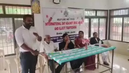 ଧର୍ମଗଡ: ଧର୍ମଗଡ ସିଭିଲ କୋର୍ଟ ପରିସରରେ ଆନ୍ତର୍ଜାତିକ ନିଶା ନିବାରଣ ଓ ଅବୈଧ କାରବାର ନିଷେଧ ଦିବସ ଉପରେ ସଚେତନତା କାର୍ଯ୍ୟକ୍ରମ ।