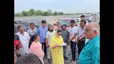 राजसमंद: राजसमंद दौरे पर सांसद महिमा कुमारी मेवाड़ ने कुंवारिया रेलवे निर्माण साइट पर बच्चों और महिलाओं की सुरक्षा पर जताई चिंता