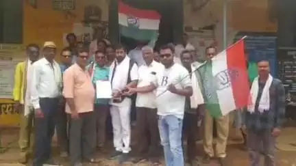 अभनपुर: ब्लॉक कांग्रेस कमेटी अभनपुर ने खाद की कमी को लेकर खिलोरा सोसाइटी में एक बार फिर दिया ज्ञापन