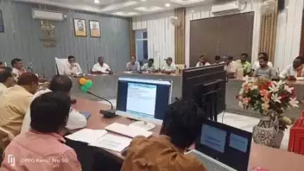 बीसलपुर: गांधी सभागार में डीएम की अध्यक्षता में मानव-वन्य जीव संघर्ष रोकने के लिए समिति की बैठक हुई