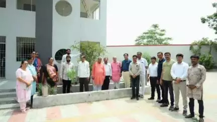 અંજાર: નગરપાલિકા હસ્તકની નગર પ્રાથમિક શિક્ષણ સમિતિ સંચાલિત પ્રાથમિક શાળા તથા અંગ્રેજી માધ્યમ હાઇસ્કૂલ  મધ્યે પ્રવેશોત્સવ યોજાયો