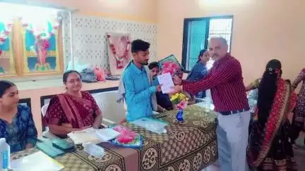 નડિયાદ: નડિયાદ નાં વસો તથા પલાણા ગામે આવેલ પ્રાથમિક શાળામાં "શાળા પ્રવેશોત્સવ કાર્યક્રમ ઉજવાયો.