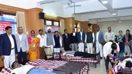 ಧಾರವಾಡ: ಉಚ್ಚ ನ್ಯಾಯಾಲಯ ಧಾರವಾಡ ಪೀಠದಲ್ಲಿ ರಕ್ತದಾನ ಶಿಬಿರ