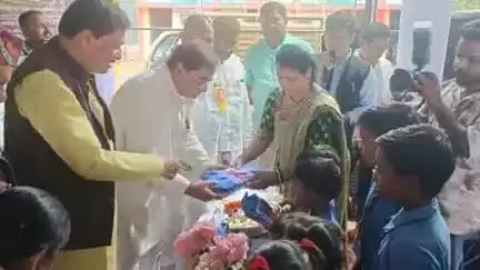 अभनपुर: ग्राम सारखी में विकासखंड स्तरीय शाला प्रवेशोत्सव का आयोजन गुरुवार को हुआ