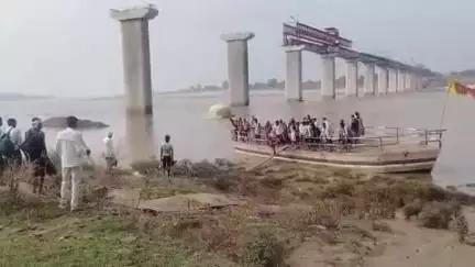 बाह: पिनाहट में चंबल नदी का जलस्तर घटा, दो दिन बाद स्टीमर सेवा फिर से शुरू होगी