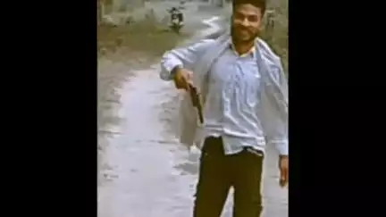 चेरिया बरियारपुर: चेरियाबरियारपुर: विक्रमपुर वार्ड 3 के युवक का हथियार के साथ फोटो वायरल