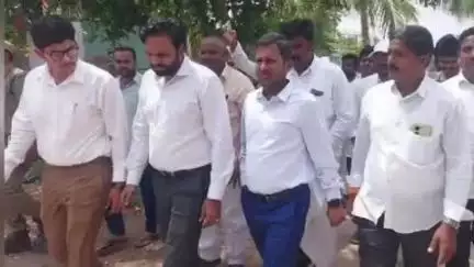 యర్రగొండపాలెం: నరజాముల తండాలో పర్యటించిన జిల్లా జాయింట్ కలెక్టర్ గోపాలకృష్ణ