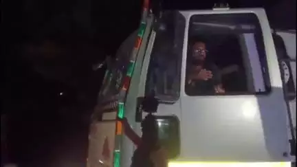 दमयंती नगर: नरसिंहगढ़ चौकी पुलिस ने पिकअप वाहन से 18 मवेशी ज़ब्त किए, एक आरोपी फरार