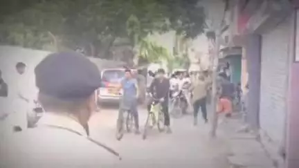 मैरवा: मैरवा बाजार में लोगों का बवाल, इंस्पेक्टर ने पिस्टल लहराई, वीडियो वायरल