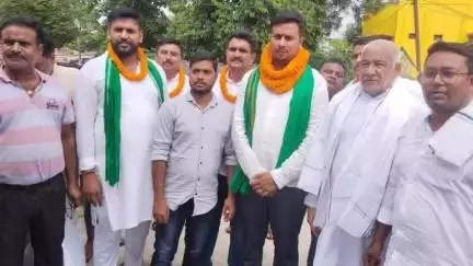 निरसा/चिरकुंडा: चिरकुंडा में राष्ट्रीय जनता दल के प्रखंड अध्यक्ष घमंडी यादव के नेतृत्व में पार्टी की मजबूती पर हुआ विचार विमर्श