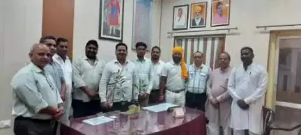 रायसिंहनगर: रायसिंहनगर नगर पालिका अध्यक्ष मनीष मोहन ने विभिन्न गणमान्य लोगों से मुलाकात की, कार्यों का किया अवलोकन