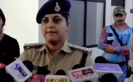 ग्वालियर गिर्द: पति से विवाद के बाद पत्नी ने खुद के गले पर मारा चाकू