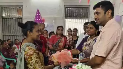 પારડી: આસમા ગામે આવેલી મુખ્ય પ્રાથમિક શાળામાં પ્રાંત અધિકારીની ઉપસ્થિતિમાં શાળા પ્રવેશ ઉત્સવની ઉજવણી કરાઈ