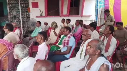 आलमनगर: आलमनगर मुख्यालय में भाकपा द्वारा मनाई गई स्वामी सहजानंद सरस्वती की पुण्यतिथि