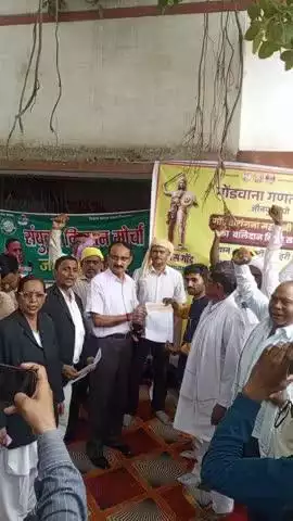 आज दिनांक 24-6-2025 को गोंड वीरागंना महारानी दुर्गावती जी 461वां बलिदान दिवस बड़े धूम धाम से कलेक्ट्री कचहरी के प्रागंण में मनाया गया। तथा उनके व्यन्तित्व तथा कृयव्य पर विचार किया गया जो गोंडवाना गणतंत्र पार्टी के जिलाध्यक्ष अमरजीत गोंड के
