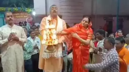श्री सिद्ध हनुमान मंदिर सक्ती की महाआरती में पंडित किशन शर्मा शामिल हुए