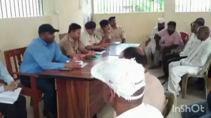 आलमनगर: आलमनगर थाना परिसर में मोहर्रम को लेकर शांति समिति की बैठक आयोजित की गई, हुड़दंगियों पर रहेगी नजर