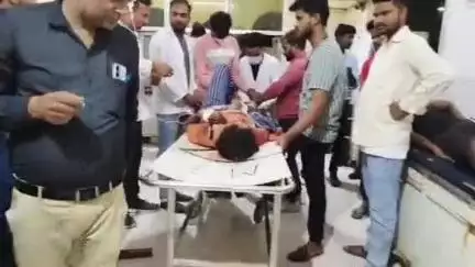 मिश्रिख: पक्ष पोखरा गांव के पास सड़क पर पैदल जा रही युवती को अज्ञात वाहन ने कुचला, गंभीर अवस्था में लखनऊ रेफर
